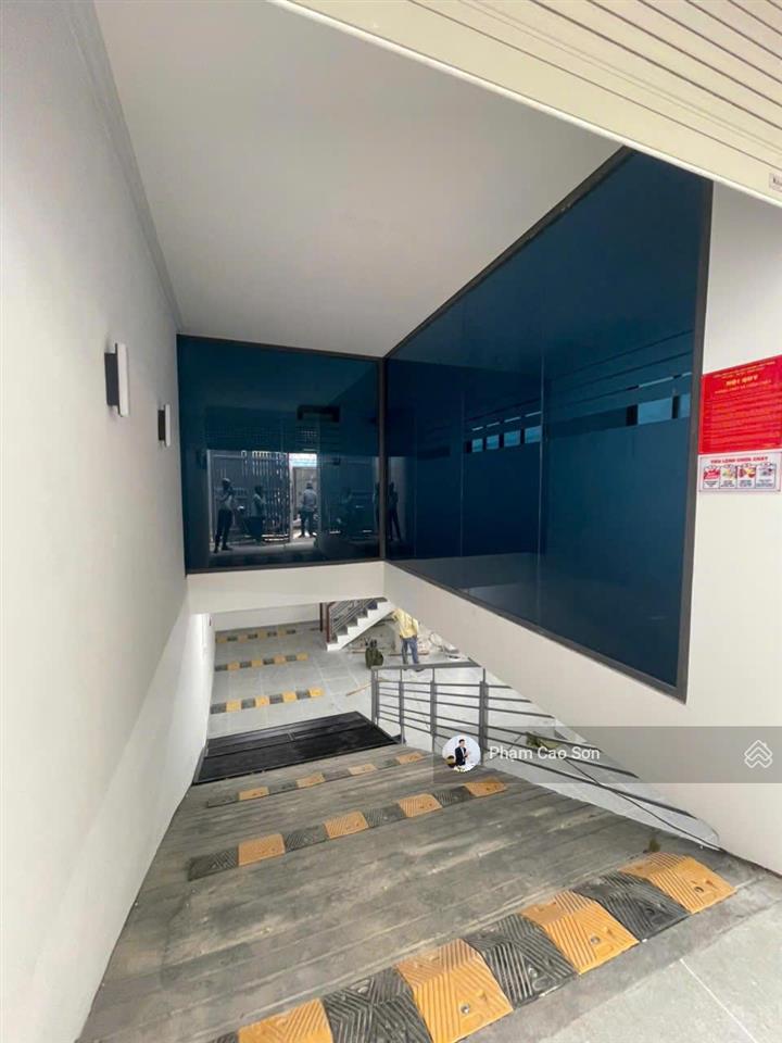 Có thang máy  ngang lớn 7m  trung tâm quận 3 số 35 bà huyện thanh quan