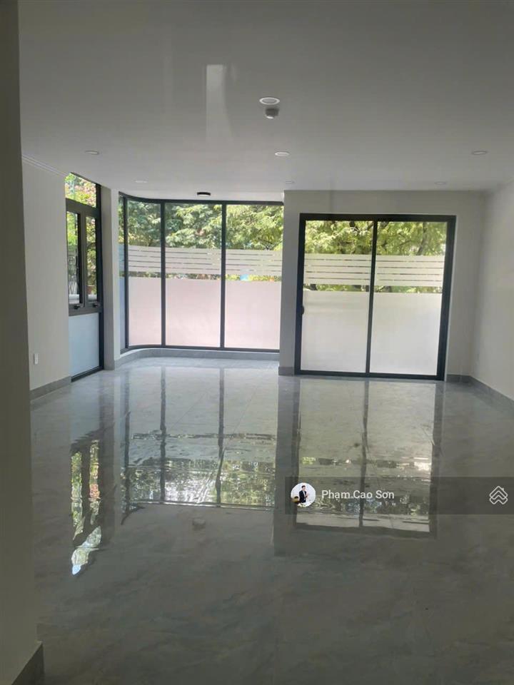 Có thang máy  ngang lớn 7m  trung tâm quận 3 số 35 bà huyện thanh quan