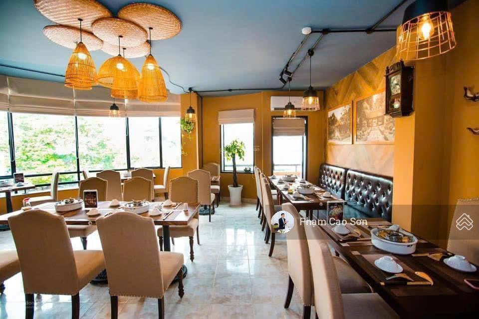 Góc 2 mặt tiền ngang 17m  sử dụng hơn 600m2  gần vạn hạnh mall  số 795 sư vạn hạnh, quận 10.