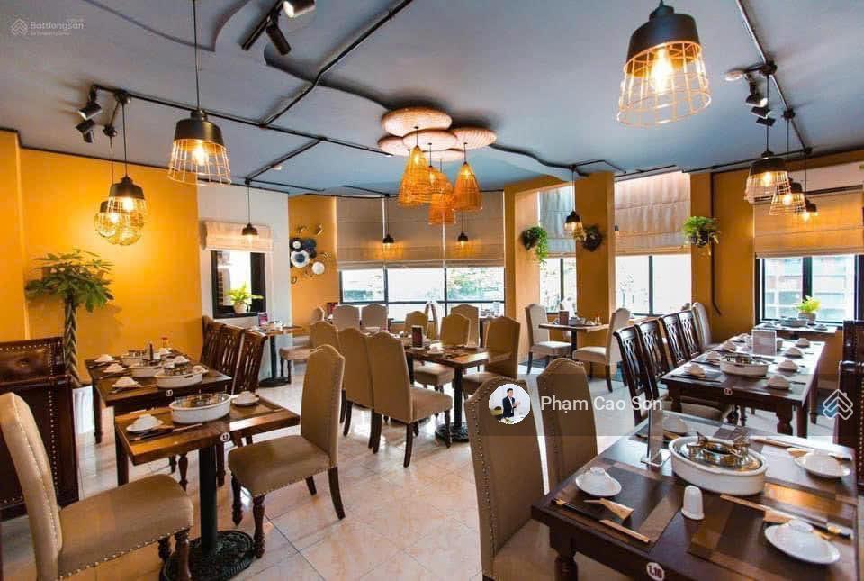 Góc 2 mặt tiền ngang 17m  sử dụng hơn 600m2  gần vạn hạnh mall  số 795 sư vạn hạnh, quận 10.