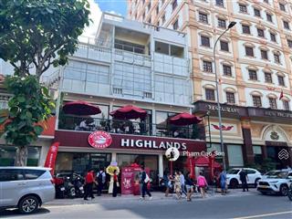 Mặt tiền ngang 12m  sử dụng hơn 3800m2  trống suốt vị trí tốt  số 10a kỳ đồng, quận 3!!!