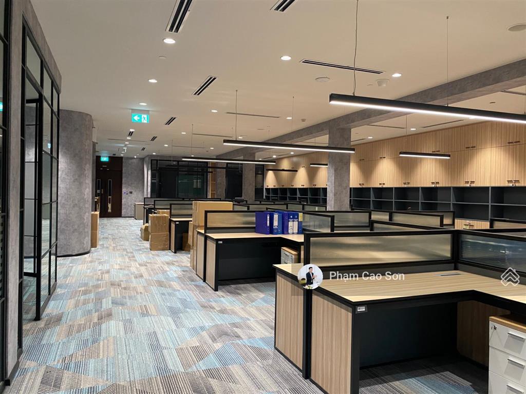 Mặt tiền lớn 20m  sử dụng hơn 2.700m2  đối diện chợ bến thành số 39 nguyễn huệ, quận 1.