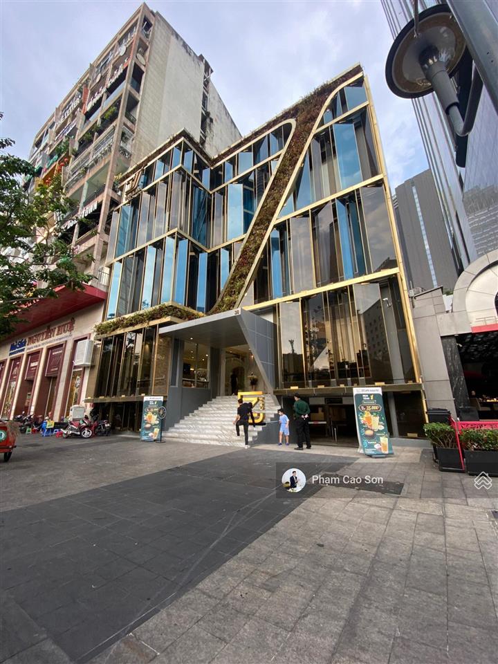 Mặt tiền lớn 20m  sử dụng hơn 2.700m2  đối diện chợ bến thành số 39 nguyễn huệ, quận 1.