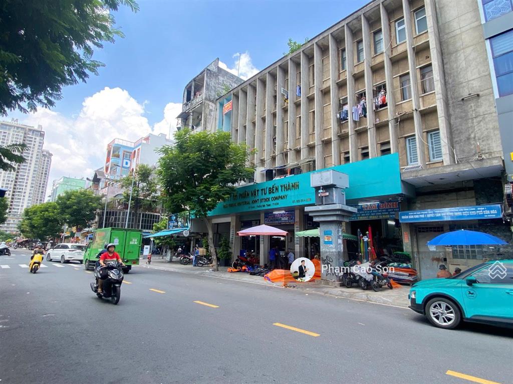 Ngang 18m  600m2 sử dụng  trống suốt trần cao  mặt tiền 38 yersin, quận 1.