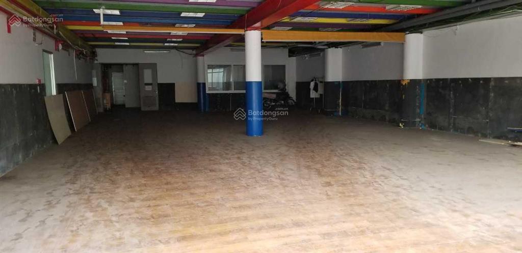 Mặt tiền khủng 50m, hơn 1.500m2 sử dụng, gần nowzone  số 103 nguyễn văn cừ, quận 1