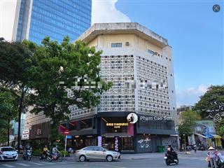 Góc 2 mặt tiền lớn sử dụng 600m2  ngang 20m  đối diện dinh độc lập  số 93 nam kỳ khởi nghĩa, q1
