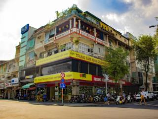 Góc 2 mặt tiền ngang 8m  sử dụng hơn 360m2  ngay chợ bến thành  69 lê lợi, quận 1.