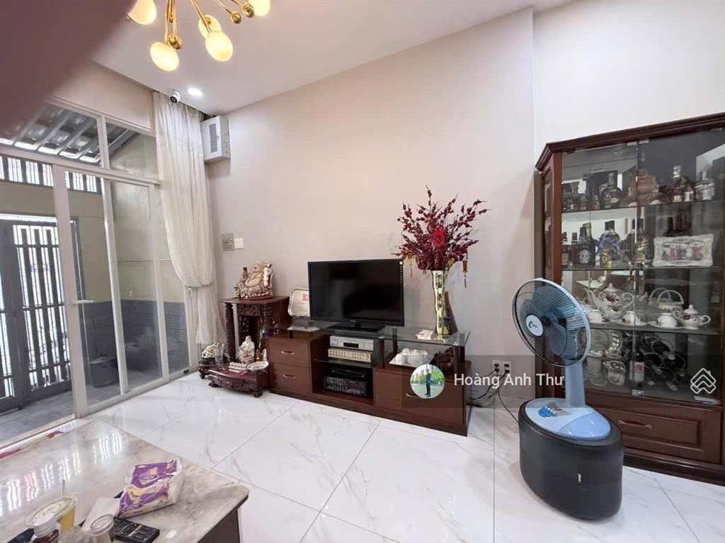 Bán nhà hxh huỳnh văn nghệ  phường tân sơn dt 4,05x20  nhà 3 tầng đẹp  giá 7,2 tỷ