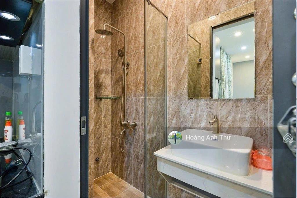 Bán tòa chdv mt giải phóng, p4 tân bình dt 7,4x30  6 tầng hdt 210tr/th chỉ 50 tỷ