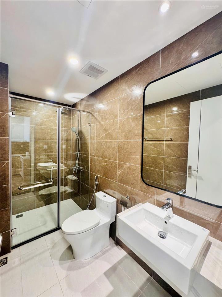 Siêu rẻ cần bán căn hộ 2pn2vs, 62m2, view hồ  tầng trung, 4.5 tỷ (bằng giá căn 54m2) smart city