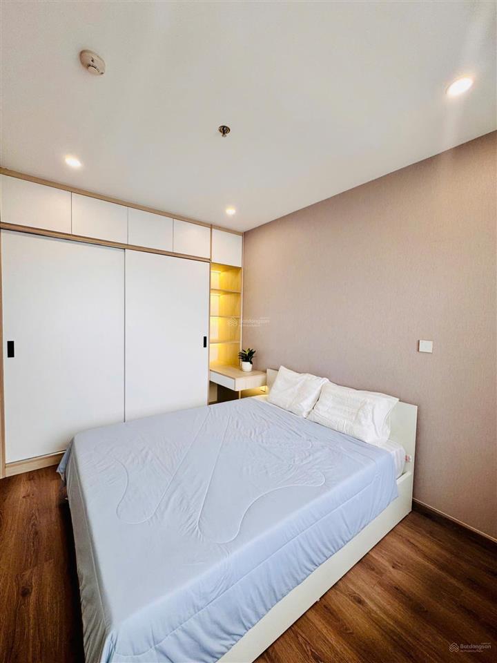 Siêu rẻ cần bán căn hộ 2pn2vs, 62m2, view hồ  tầng trung, 4.5 tỷ (bằng giá căn 54m2) smart city