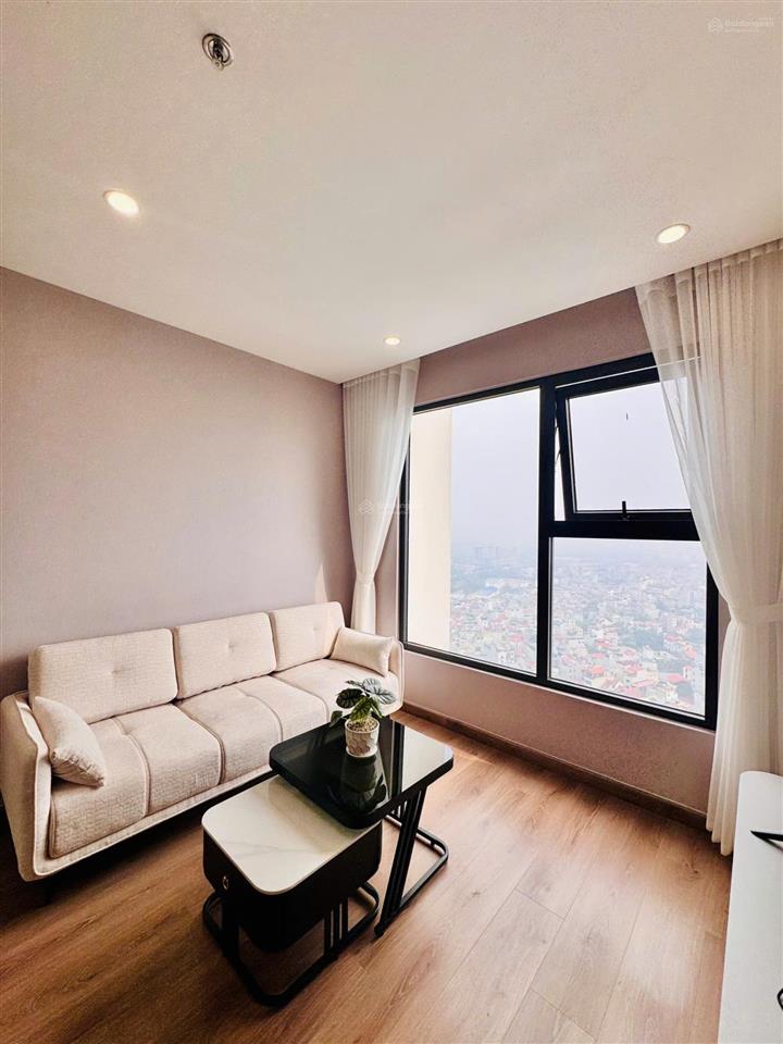 Siêu rẻ cần bán căn hộ 2pn2vs, 62m2, view hồ  tầng trung, 4.5 tỷ (bằng giá căn 54m2) smart city