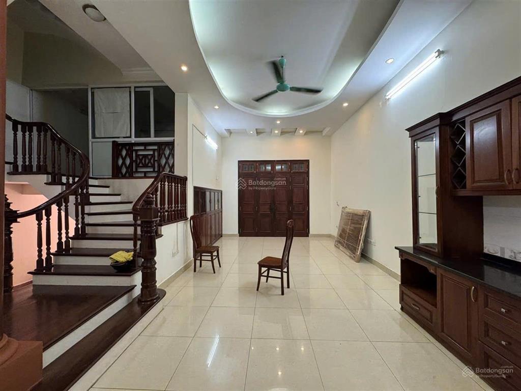 Cho thuê biệt thự 4 tầng tại kđt mễ trì thượng. giá 27 triệu