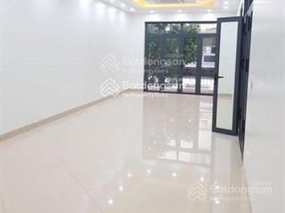 Cho thuê nhà 5 tầng đường nguyễn hoàng, cạnh bến xe mỹ đình, ô tô đỗ cửa