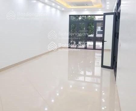 Cho thuê nhà 5 tầng tại mai dịch, nhà đẹp ô tô đỗ cửa
