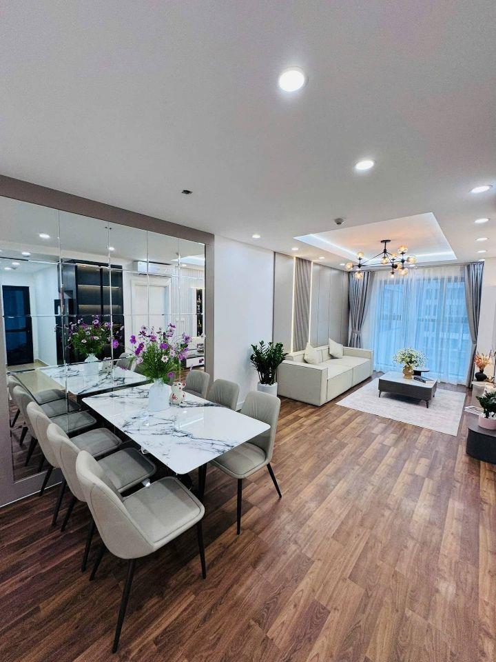 Bán căn hộ chung cư Green Stasr đường Phạm Văn Đồng –2PN – Giá chỉ hơn 5 tỷ.