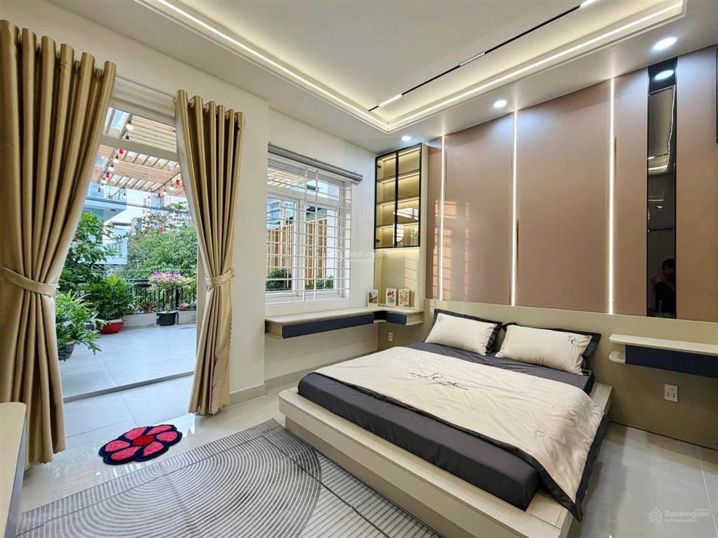 Bán nhà đường nguyễn trọng tuyển, q.phú nhuận  giá 3tỷ890, 59m2, sổ riêng, cho thue 20tr/tháng
