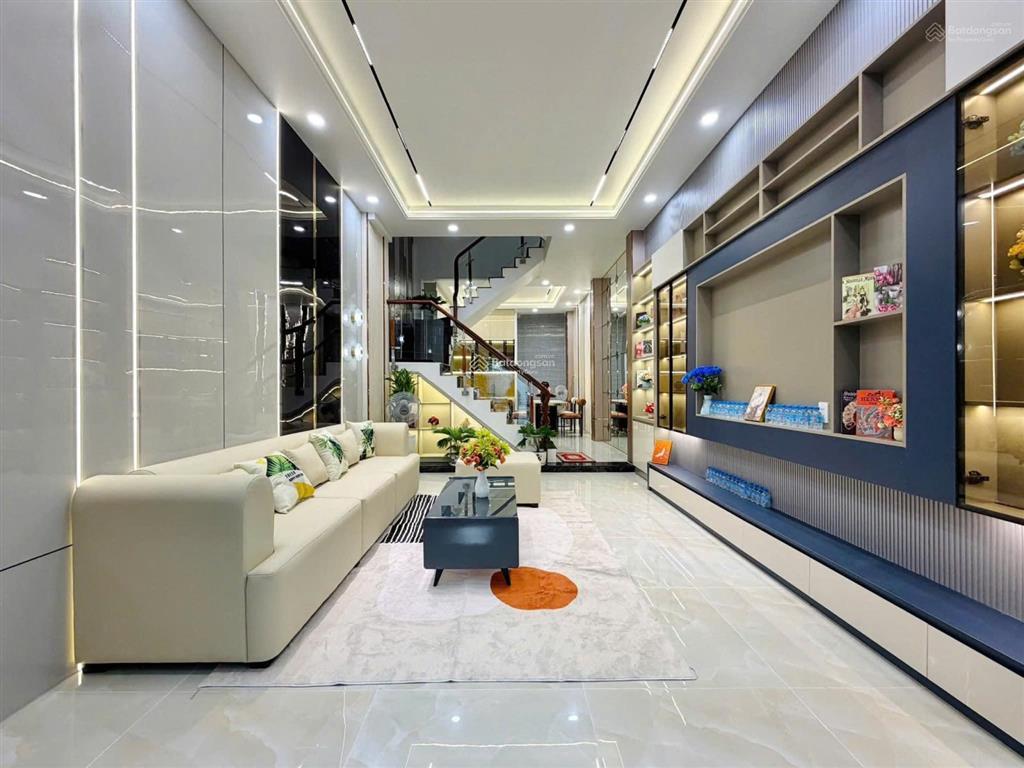 Bán nhà đường nguyễn trọng tuyển, q.phú nhuận  giá 3tỷ890, 59m2, sổ riêng, cho thue 20tr/tháng
