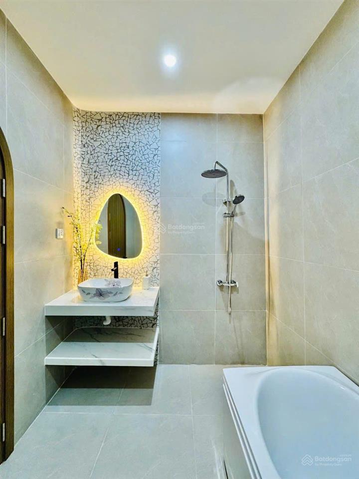 Bán nhà đường nguyễn văn đậu q.bình thạnh, giá 3tỷ680, 56m2, sổ chính chủ, đang cho thuê.