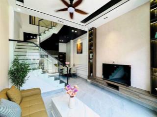 Cần bán gấp nhà huỳnh đình hai q.bình thạnh. giá 3tỷ280, 46m2, sổ chính chủ, cho thuê 18tr/tháng