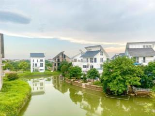 Chính chủ cần bán nhanh lô biệt thự đơn lập mặt hồ ngôi nhà mới đã có sổ , vị trí đẹp 0982 111 ***