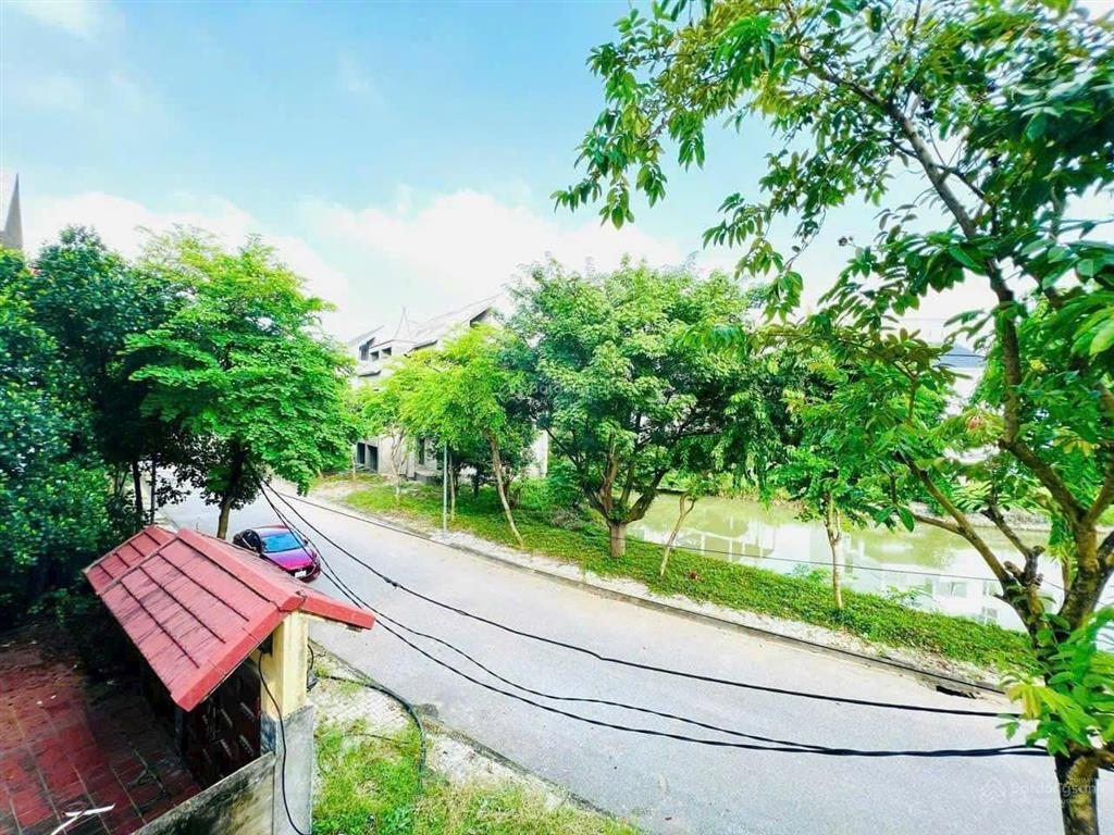 Bán biệt thự new house city, 290m² view hồ điều hòa, sẵn sổ hồng.  0982 111 ***