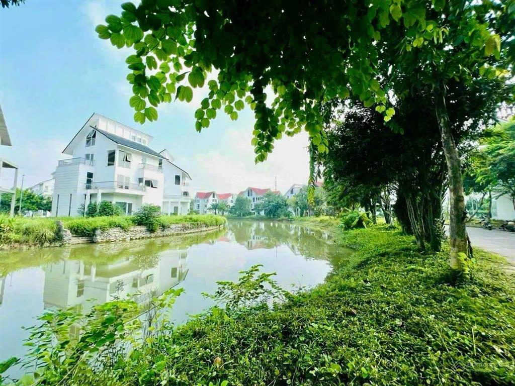 Bán biệt thự new house city, 290m² view hồ điều hòa, sẵn sổ hồng.  0982 111 ***