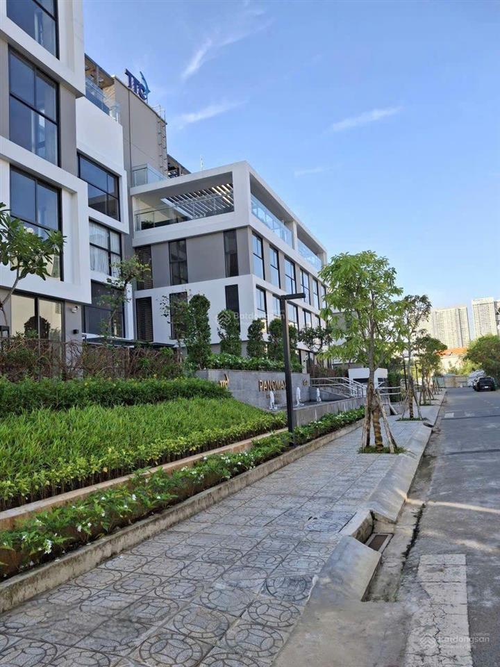 Chính chủ cho bán căn hộ panomax 122m2, tầng cao thoáng mát, giá tốt 9,5 tỷ có tl cho kh mua