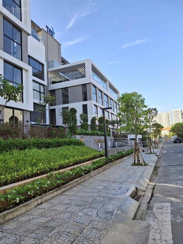 Khách gửi bán căn hộ thấp tầng ven sông, tầng 4, view phòng ngủ hướng sông tại trung tâm q7