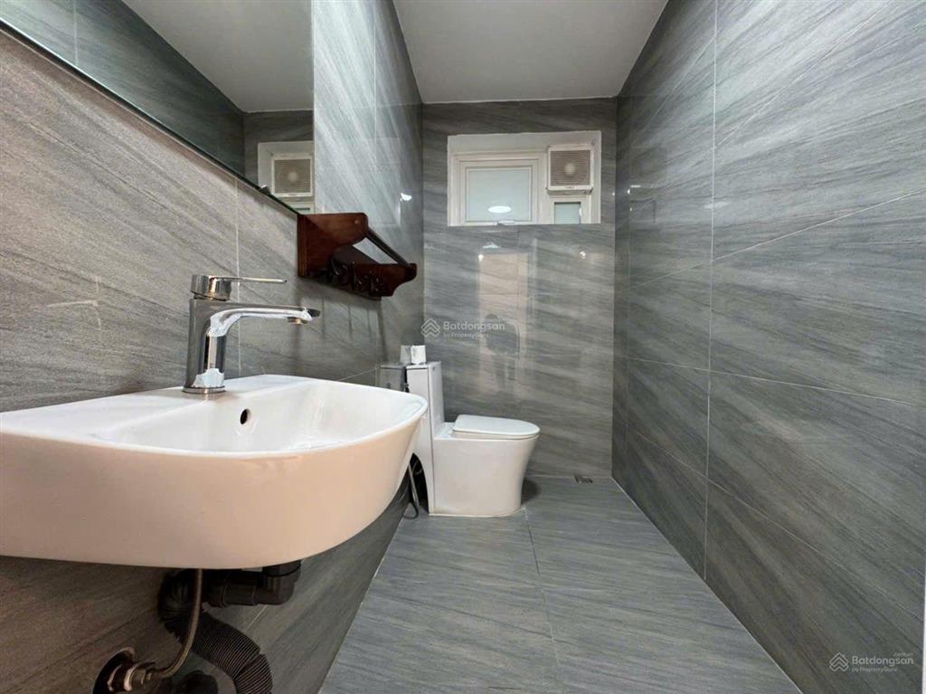 Cho thuê biệt thự siêu đẹp ngắm hồ tây 4 tầng 200m2, 100 triệu tại quảng an, hà nội 0989 149 ***