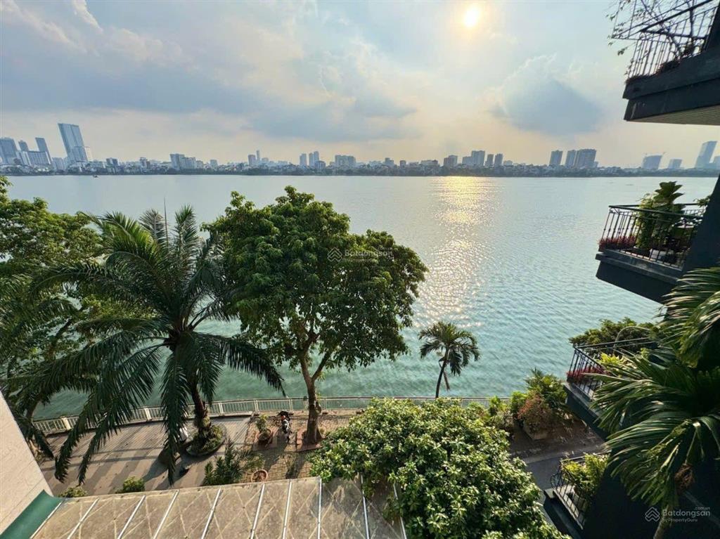 Cho thuê biệt thự siêu đẹp ngắm hồ tây 4 tầng 200m2, 100 triệu tại quảng an, hà nội 0989 149 ***