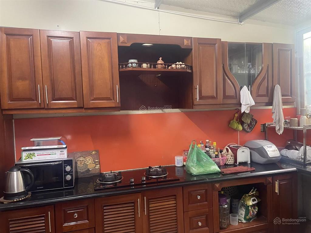 Bán căn hộ tầng 2 tập thể kim liên nhà dân, view mặt phố, 3 ngủ, wc, đủ đồ, giá tốt 5.7 tỷ.