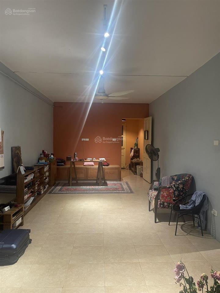 Bán căn hộ tầng 2 tập thể kim liên nhà dân, view mặt phố, 3 ngủ, wc, đủ đồ, giá tốt 5.7 tỷ.