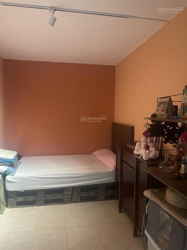 Bán căn hộ tầng 2 tập thể kim liên nhà dân, view mặt phố, 3 ngủ, wc, đủ đồ, giá tốt 5.7 tỷ.