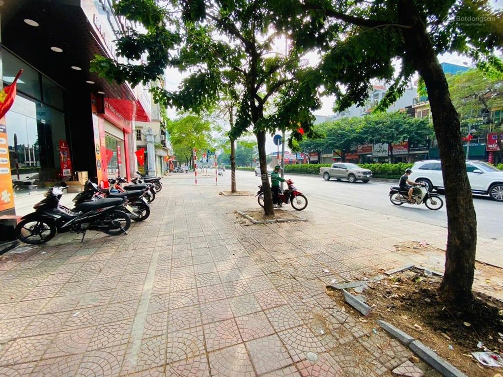 Mặt phố nguyễn văn cừ  103m  vỉa hè rộng kinh doanh giá chỉ 27.6 tỷ