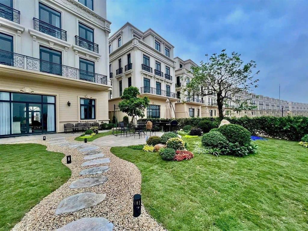 Bán nhanh căn song lập hoàng gia giá nhỉnh 14 tỷ diện tích 188 m2 tại vinhomes vũ yên gần công viên