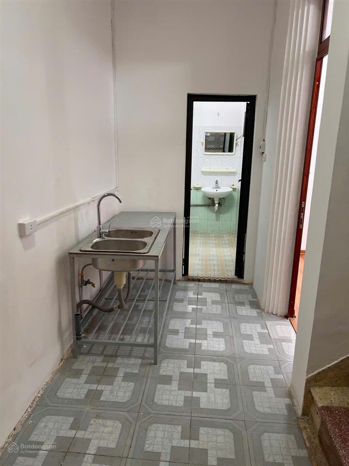 Chính chủ cho thuê phòng tại p. nguyên hồng  đống đa, dt 25m2  3.6tr/th