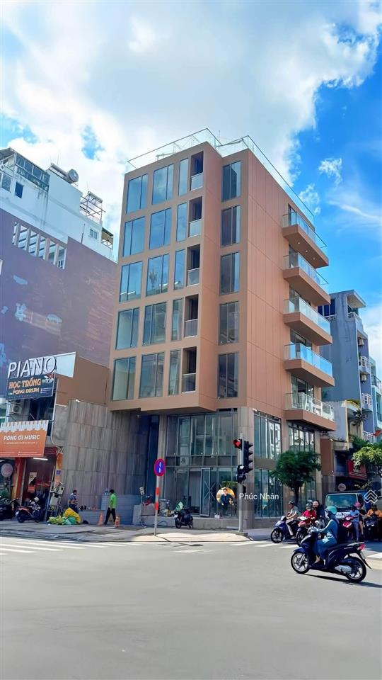 Giá hời phú nhuận! toà nhà hầm 7 tầng trường sa đoạn 2 chiều (15x16m, hđt 230 triệu/tháng)  55 tỷ