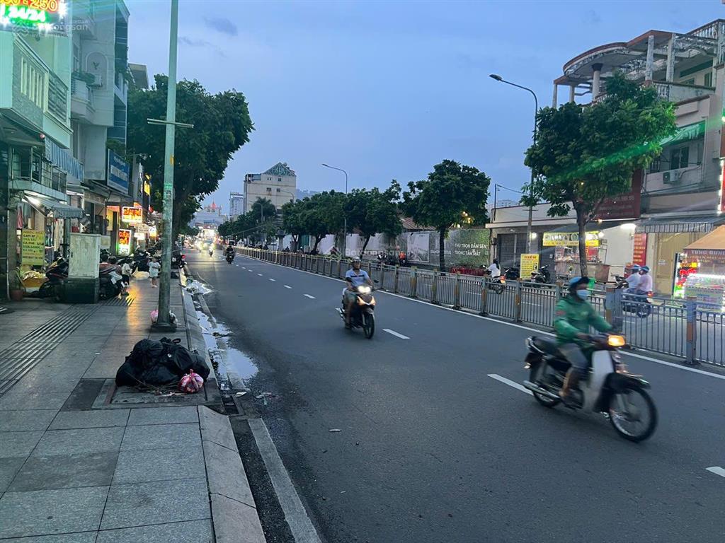 Mt lũy bán bích 13mx 30m giá 53 tỷ còn tl