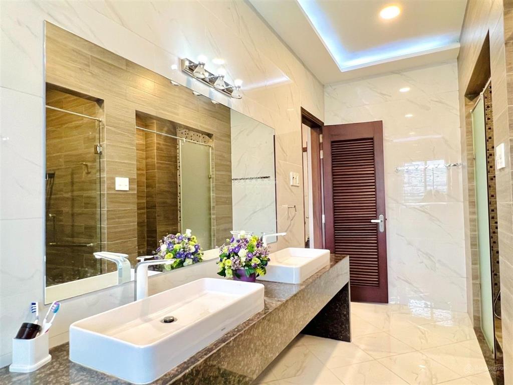 Tòa nhà mt đường vườn lài 8x21m 6 lầu giá 31 tỷ còn tl