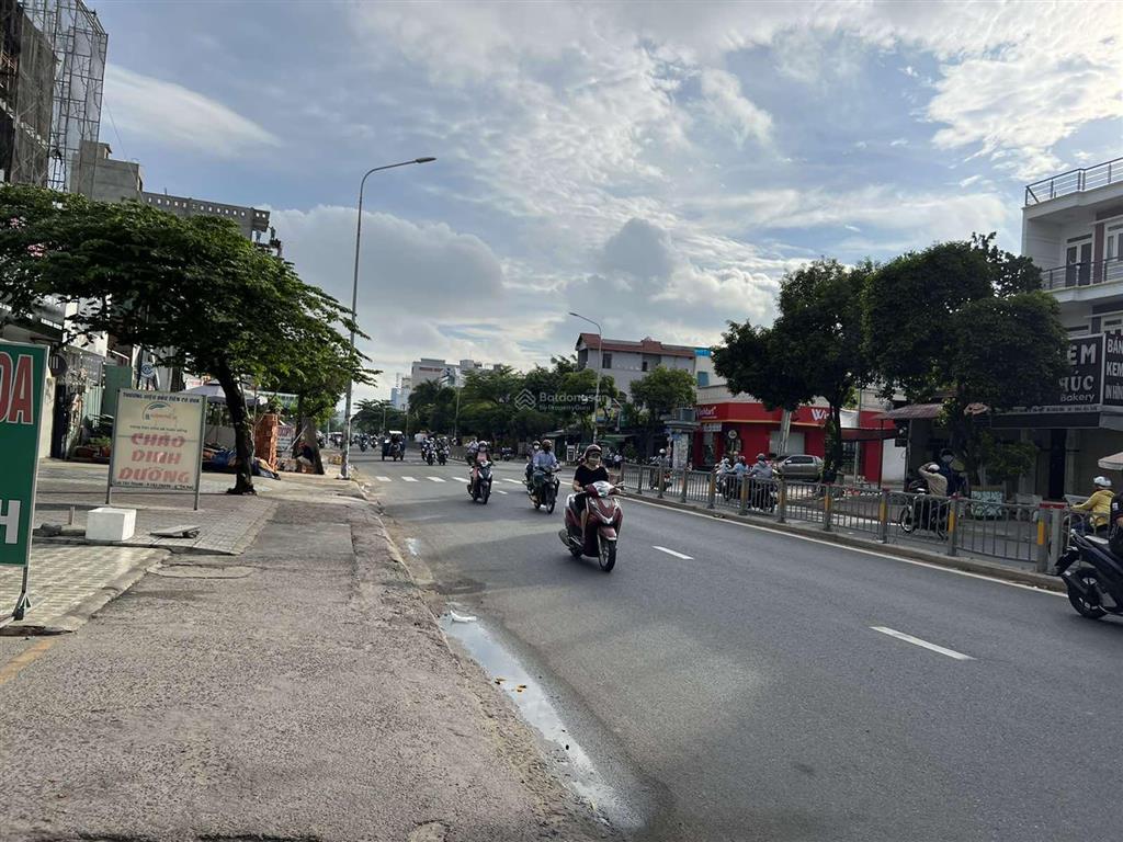 Hot mặt tiền cộng hòa 7mx24m nở hậu 7.5m giá 45 tỷ còn tl
