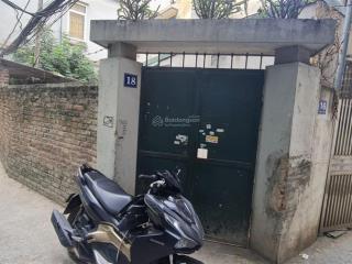 Bán đất phố cầu giấy 173m2 mặt tiền 11m lô góc 2 mặt thoáng. ngõ ba gác.