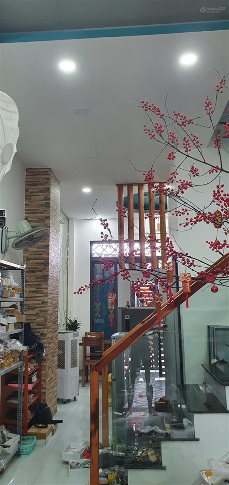 Cho thuê nhà nguyên căn mới đẹp hẻm cụt  yên tĩnh xe hơi tới nhà đường số 8