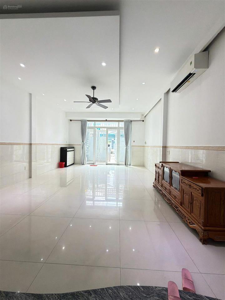 Cho thuê nhà khu mười mẫu như hình 100% đường 47 phường bình trưng đông  0937 008 ***