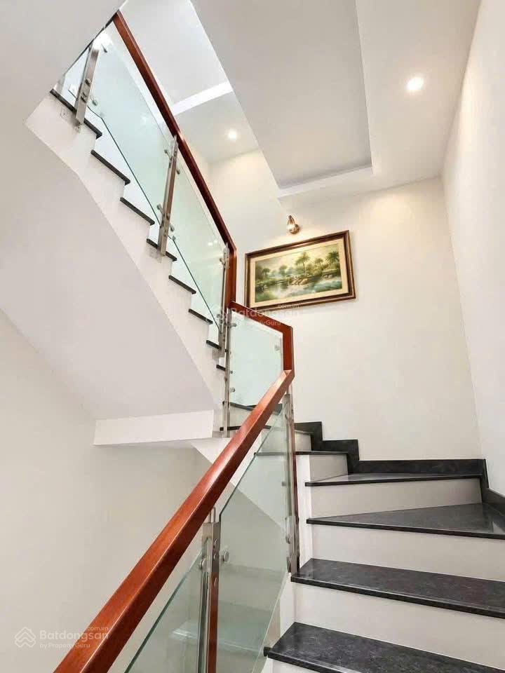 Bán nhà phố mặt tiền đường gần nguyễn thị định phường thạnh mỹ lợi quận 2