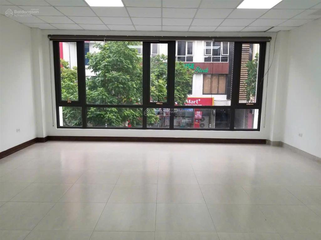 Cho thuê tòa nhà mặt phố trương công giai  cầu giấy hn 90m2 7 tầng mt 6m. thông sàn. giá 95tr