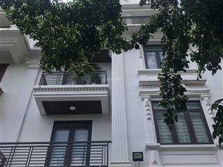 Cho thuê lk kđt thành phố giao lưu  phạm văn đồng 120m2 5 tầng 1 tum 1 hầm. thông sàn. giá 60tr