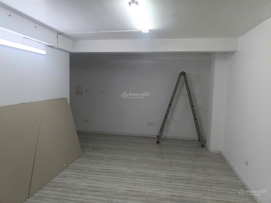 Cho thuê nhà liền kề a10  nguyễn chánh  yên hòa  hn 75m2 4 tầng. mặt tiền 6m. giá rẻ 45tr
