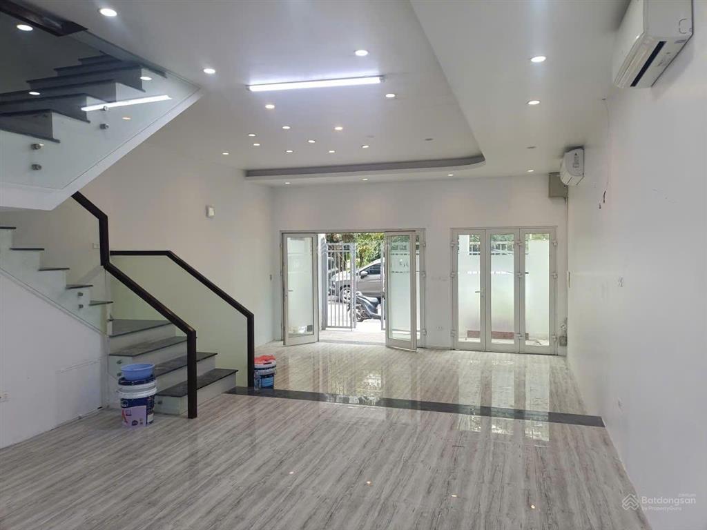 Cho thuê nhà liền kề a10  nguyễn chánh  yên hòa  hn 75m2 4 tầng. mặt tiền 6m. giá rẻ 45tr