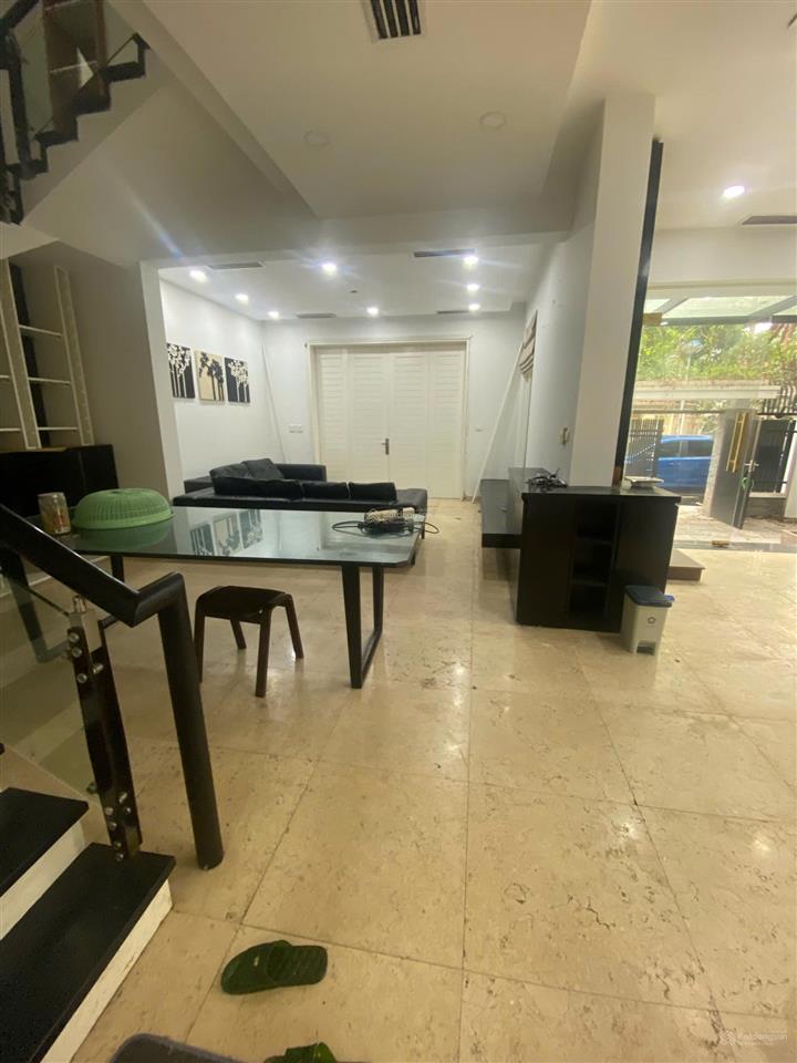 Cho thuê biệt thự kđt mỹ đình 2  nguyễn cơ thạch  mỹ đình 210m2 4 tầng lô góc. giá 55tr